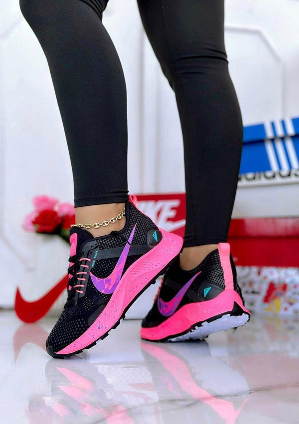 NIKE TRAIL DAMA